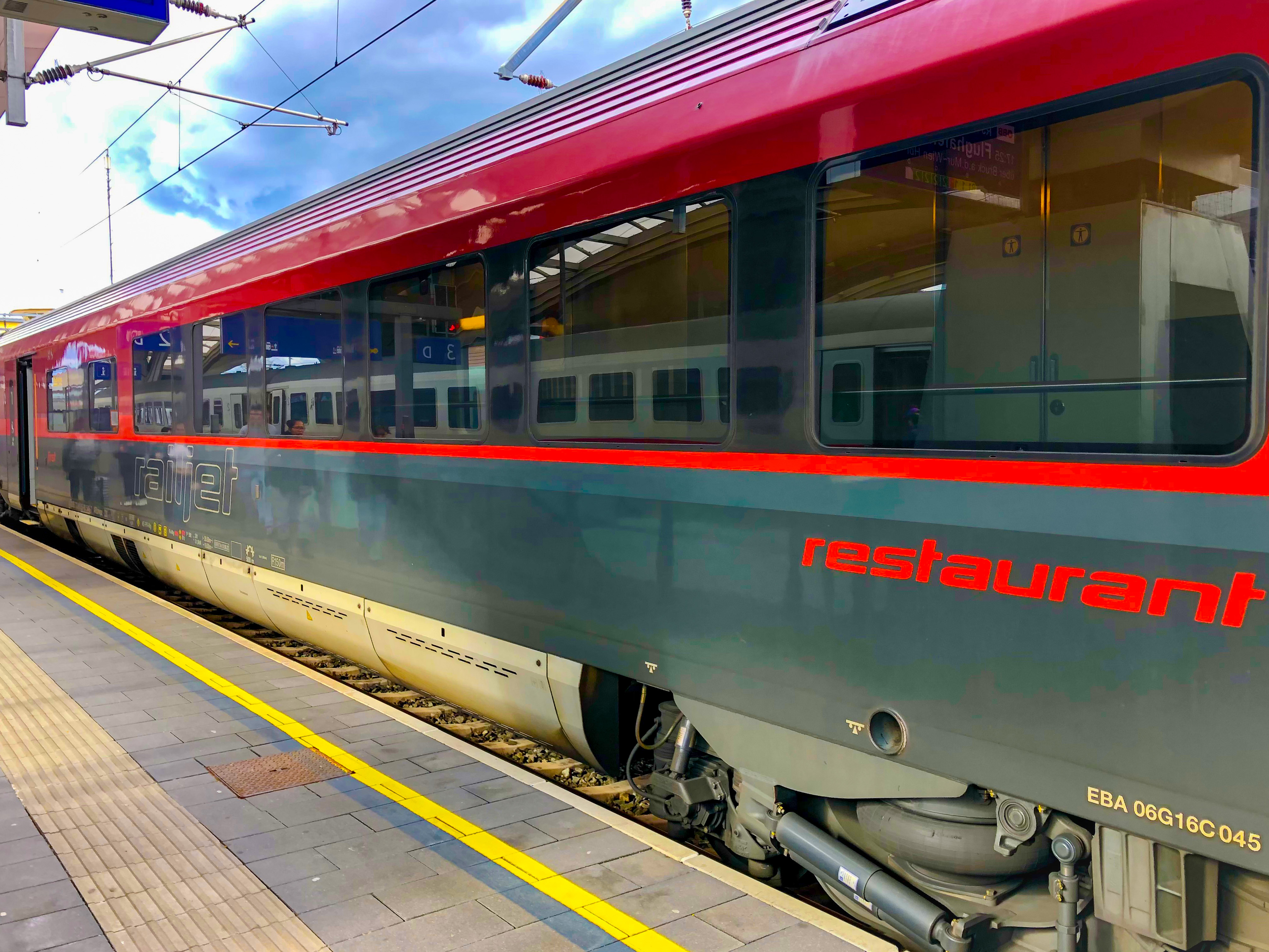 Speisen Reisen Speisewagen Sternekoch Rooftop Men Alpen IGE